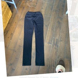 Straight leg lululemon pants with pockets size 8